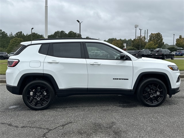2026 Jeep Compass Latitude photo 4