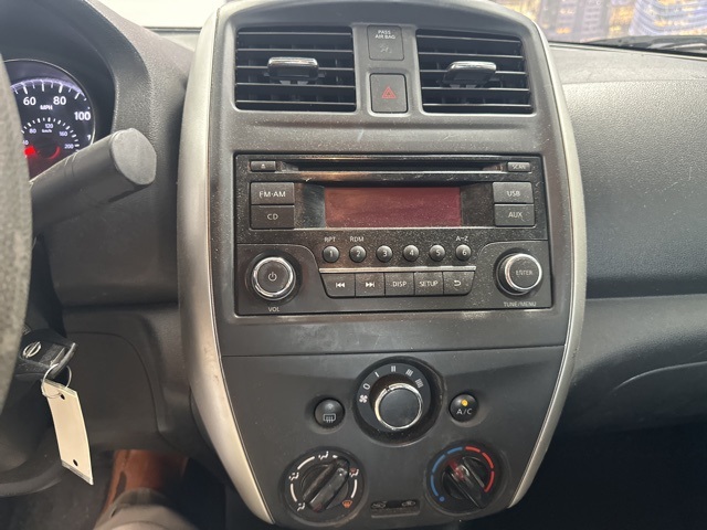 2016 Nissan Versa 1.6 SV photo 17