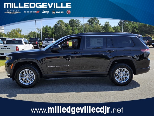 2025 Jeep Grand Cherokee Laredo photo 4