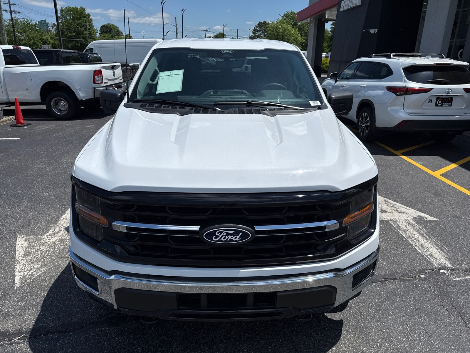 2024 Ford F-150 XLT photo 2