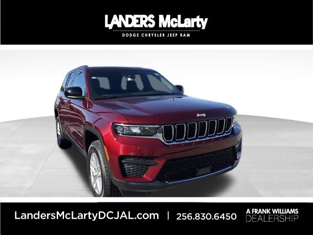 2025 Jeep Grand Cherokee Laredo's photo