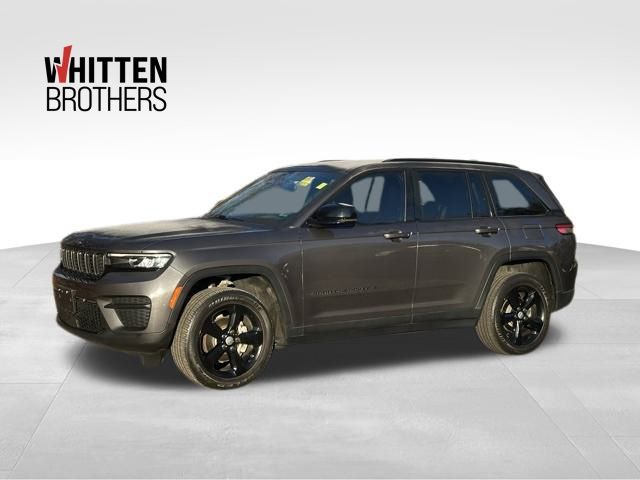 2022 Jeep Grand Cherokee Altitude's photo