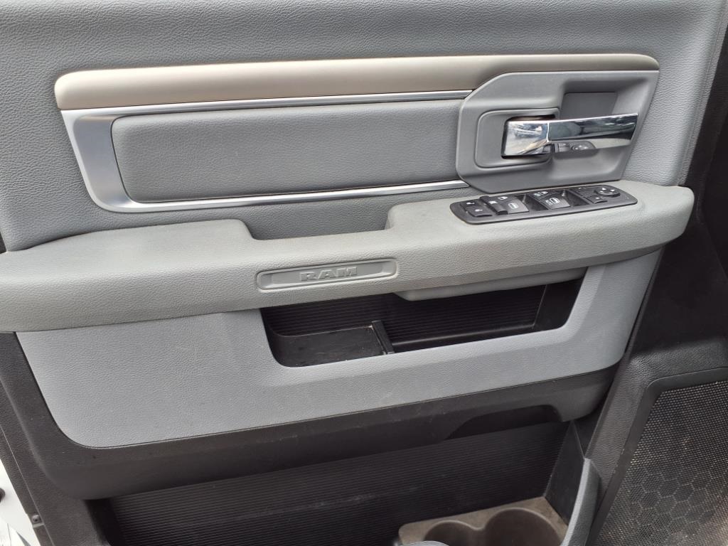 2020 Ram 1500 Classic SLT photo 7