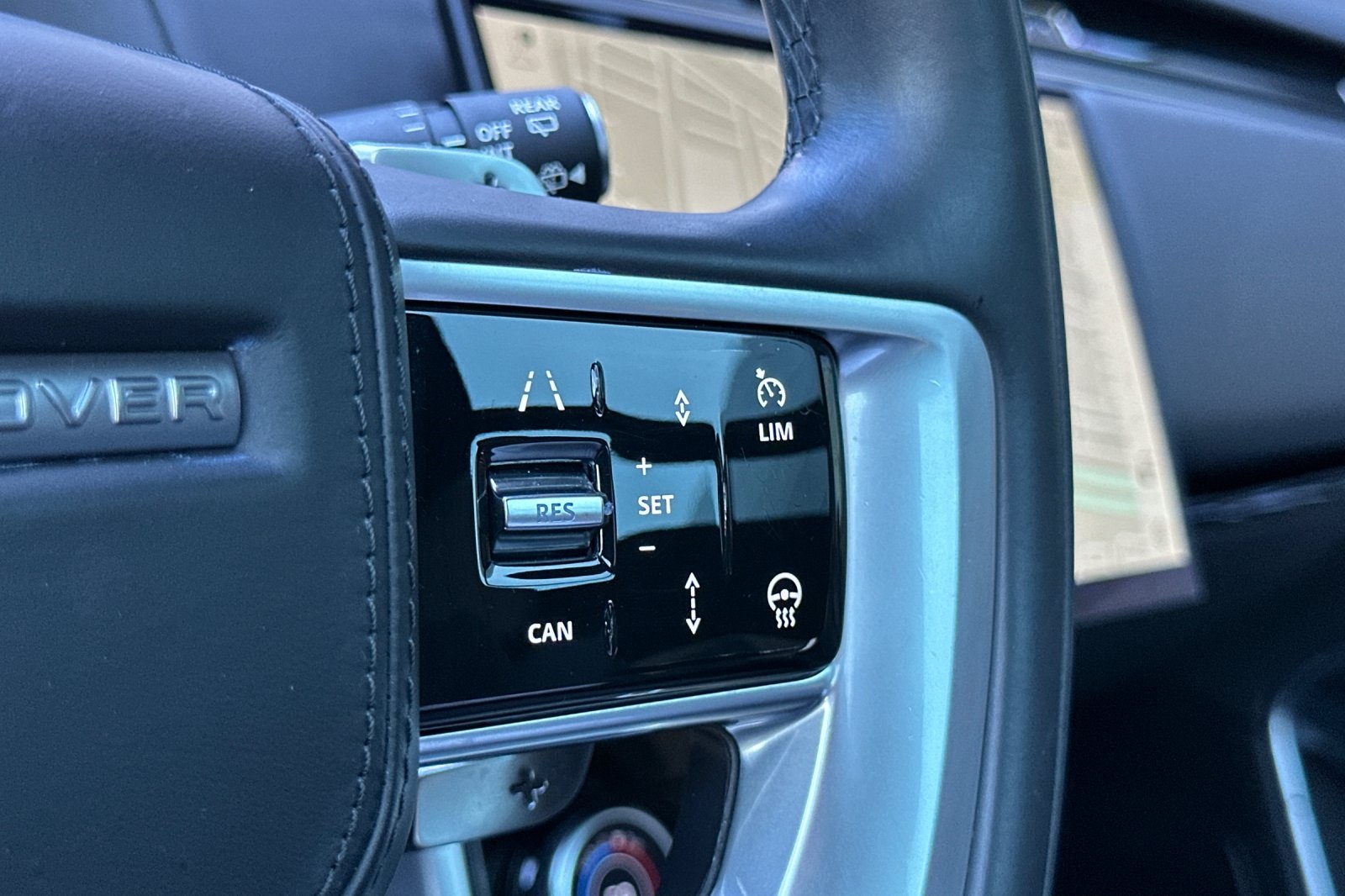 2023 Land Rover Range Rover SE photo 28