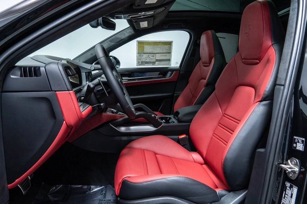 2026 Porsche Cayenne Turbo E-Hybrid Coupe photo 4