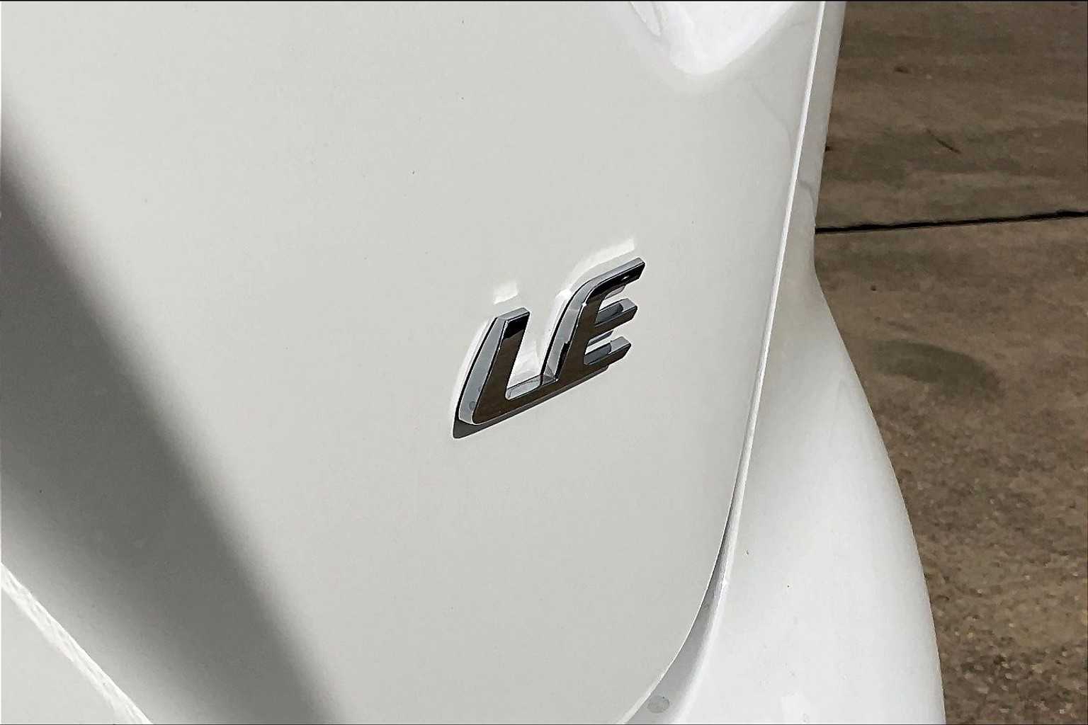 2026 Toyota Corolla LE photo 14