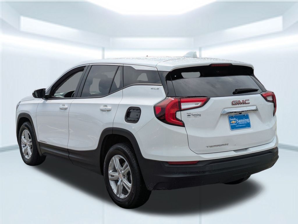 2024 Gmc Terrain SLE photo 3