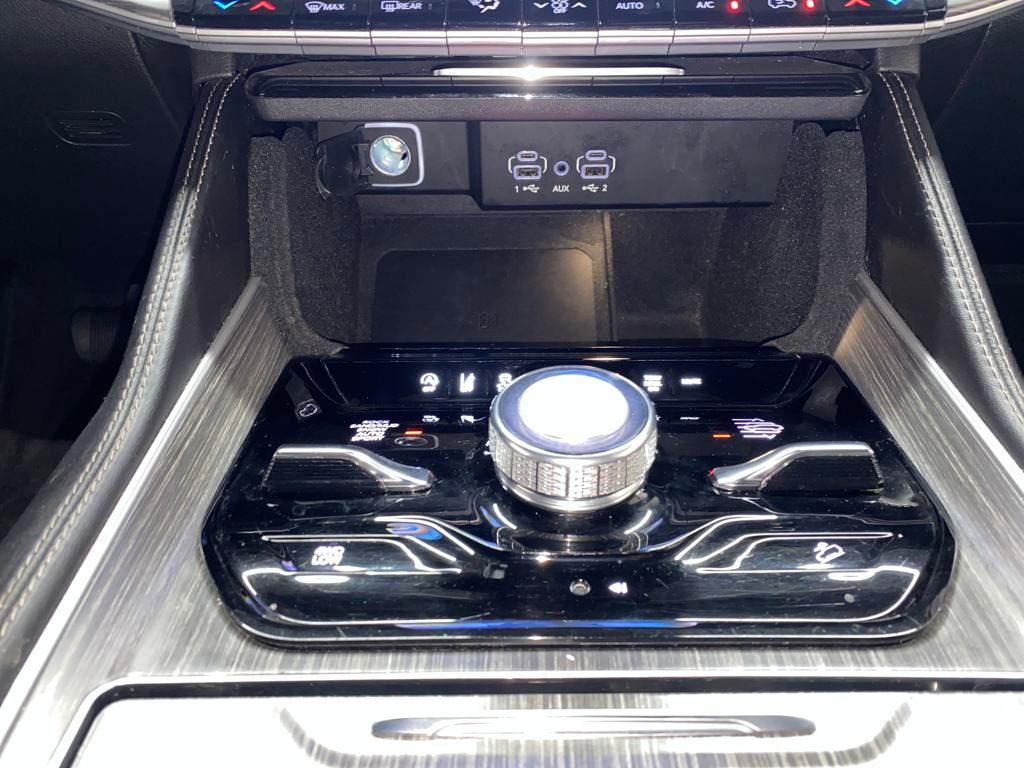 2023 Jeep Wagoneer L Series III photo 22