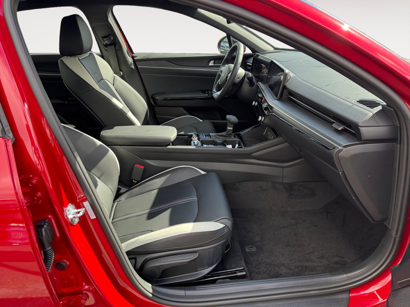 2025 Kia K5 GT-Line photo 19