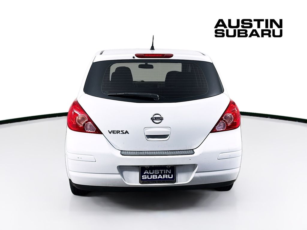 2011 Nissan Versa 1.8 S photo 6