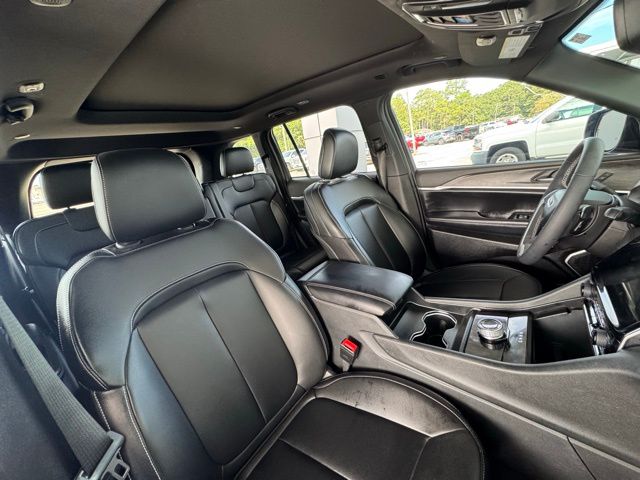 2024 Jeep Grand Cherokee Limited photo 15