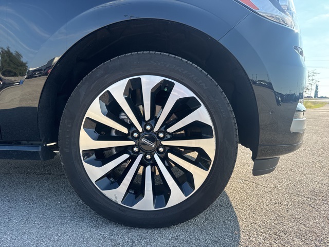 2024 Lincoln Navigator L Reserve photo 5
