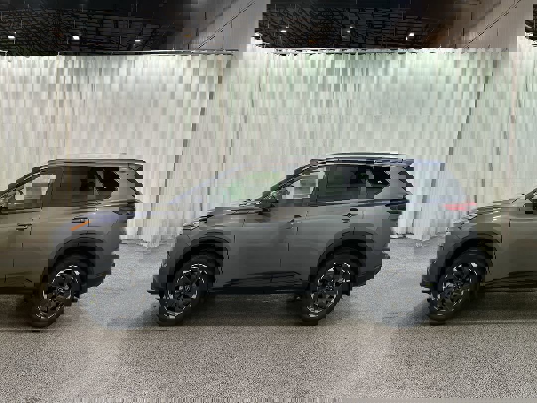 2026 Nissan Rogue SV photo 2