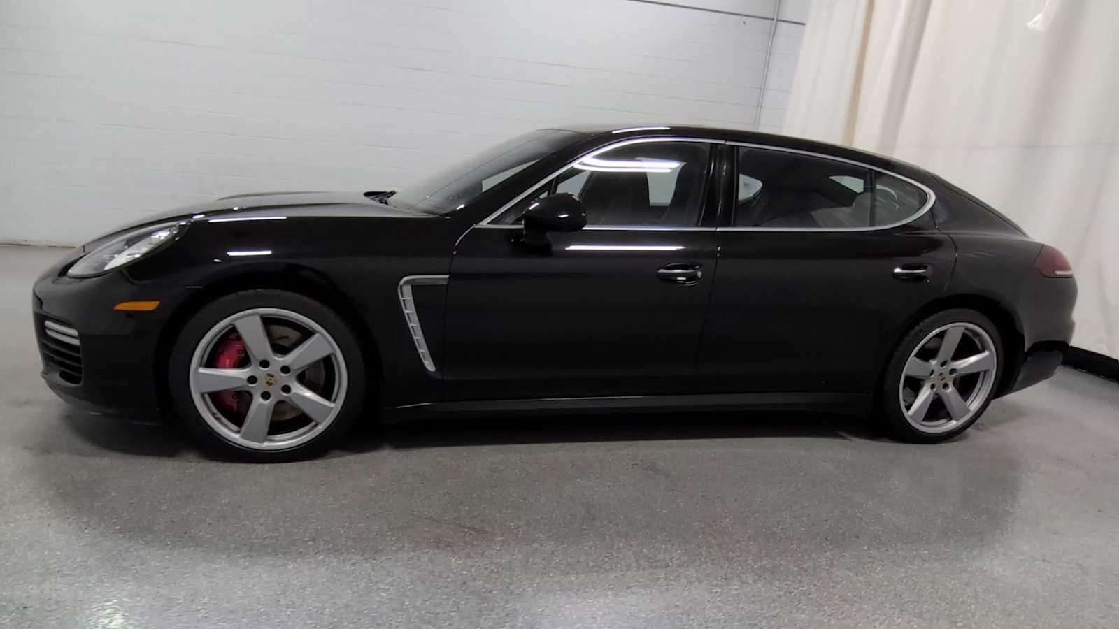 2014 Porsche Panamera Turbo Executive photo 3