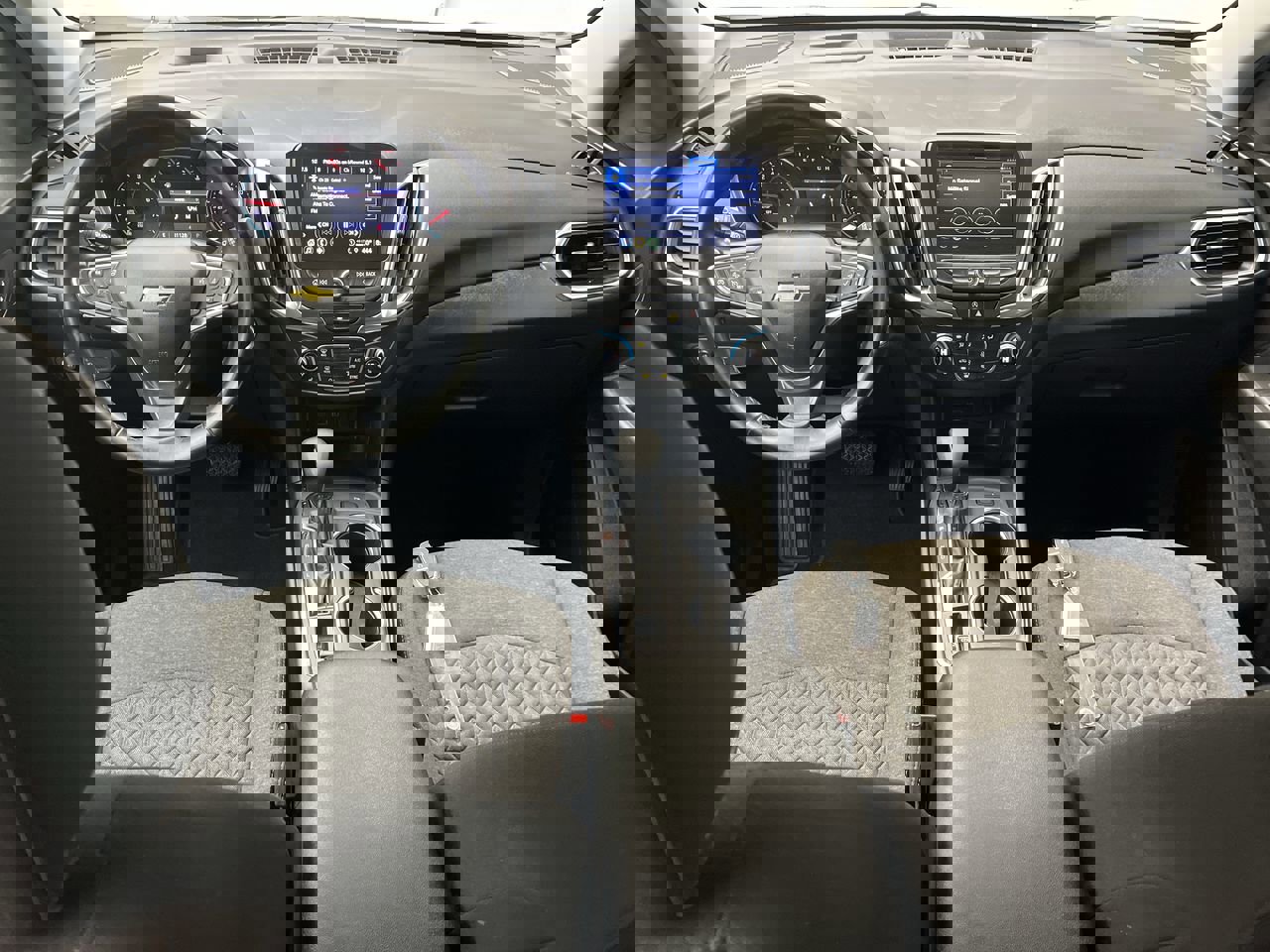 2023 Chevrolet Equinox LT photo 2