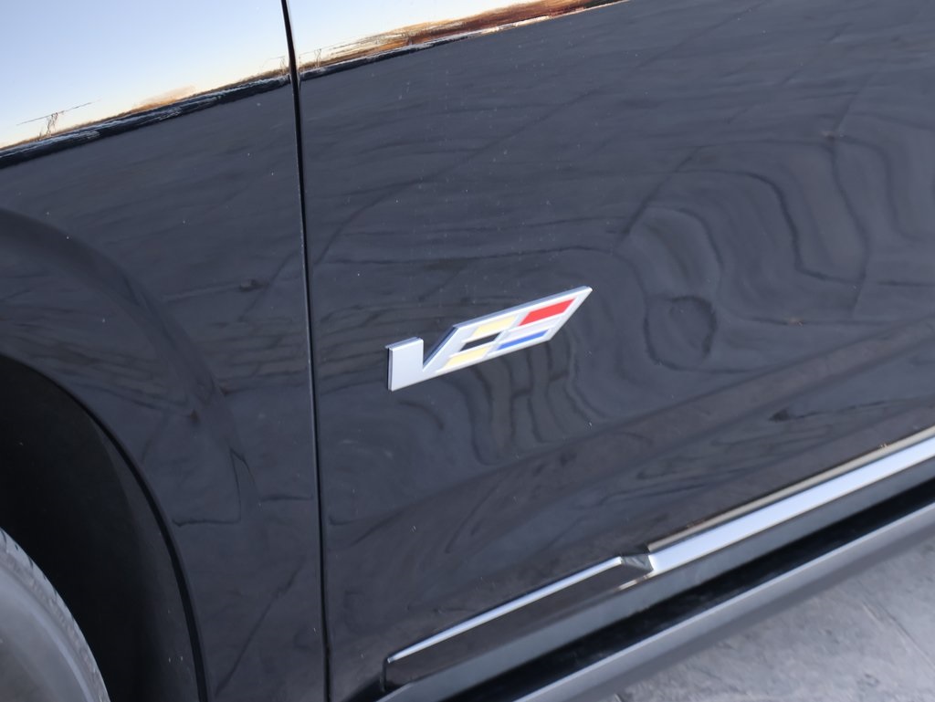 2023 Cadillac Escalade V-Series photo 3