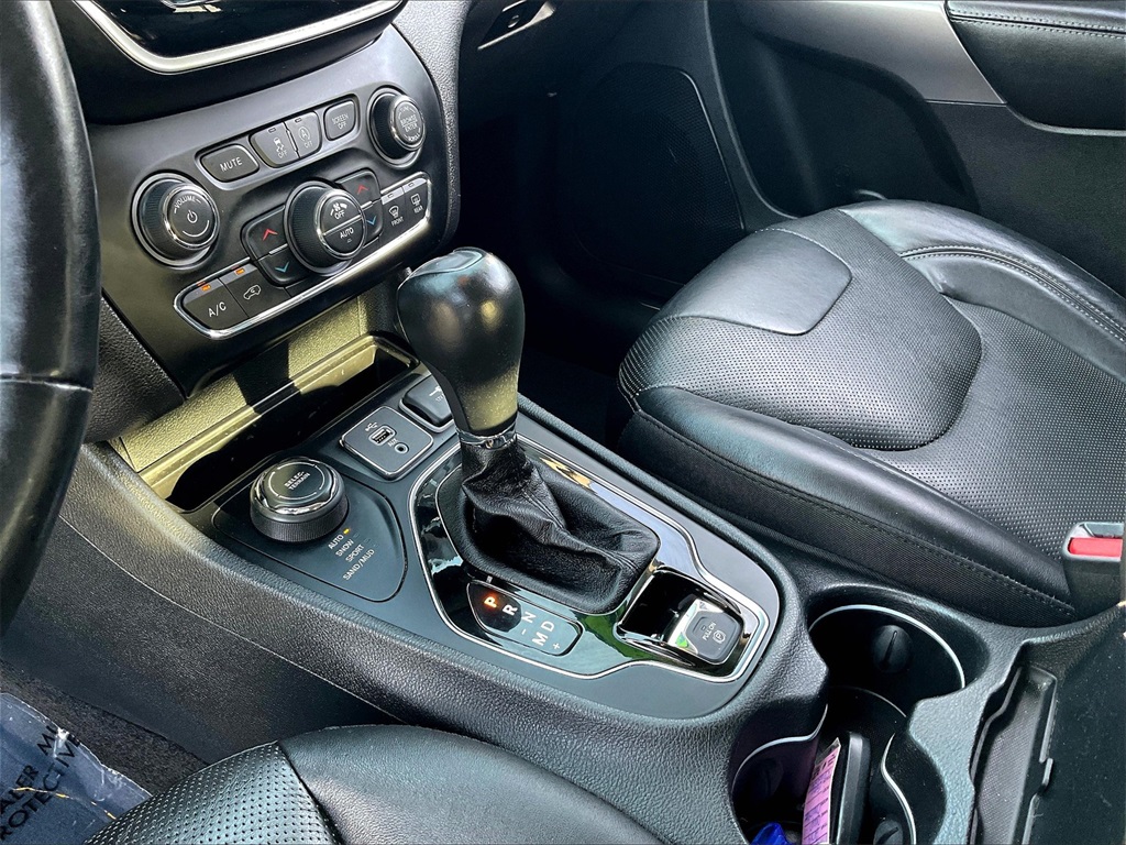 2019 Jeep Cherokee Limited photo 19