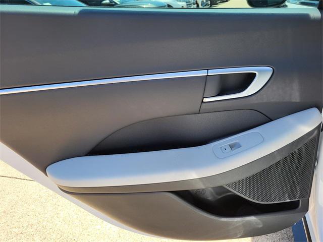 2025 Hyundai Sonata Hybrid SEL photo 7