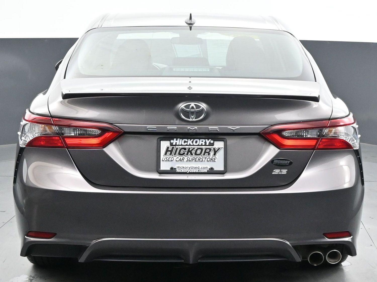 2022 Toyota Camry SE photo 6