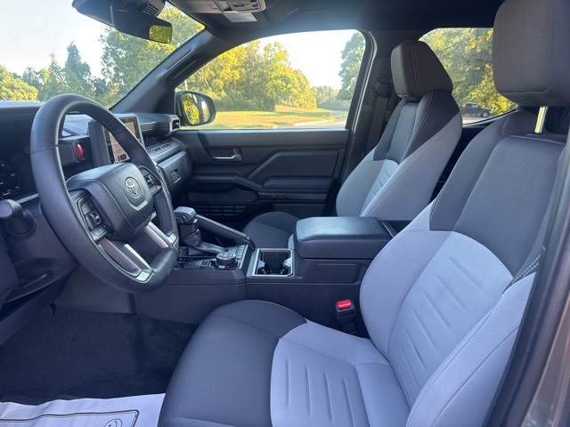 2024 Toyota Tacoma TRD Off-Road photo 15