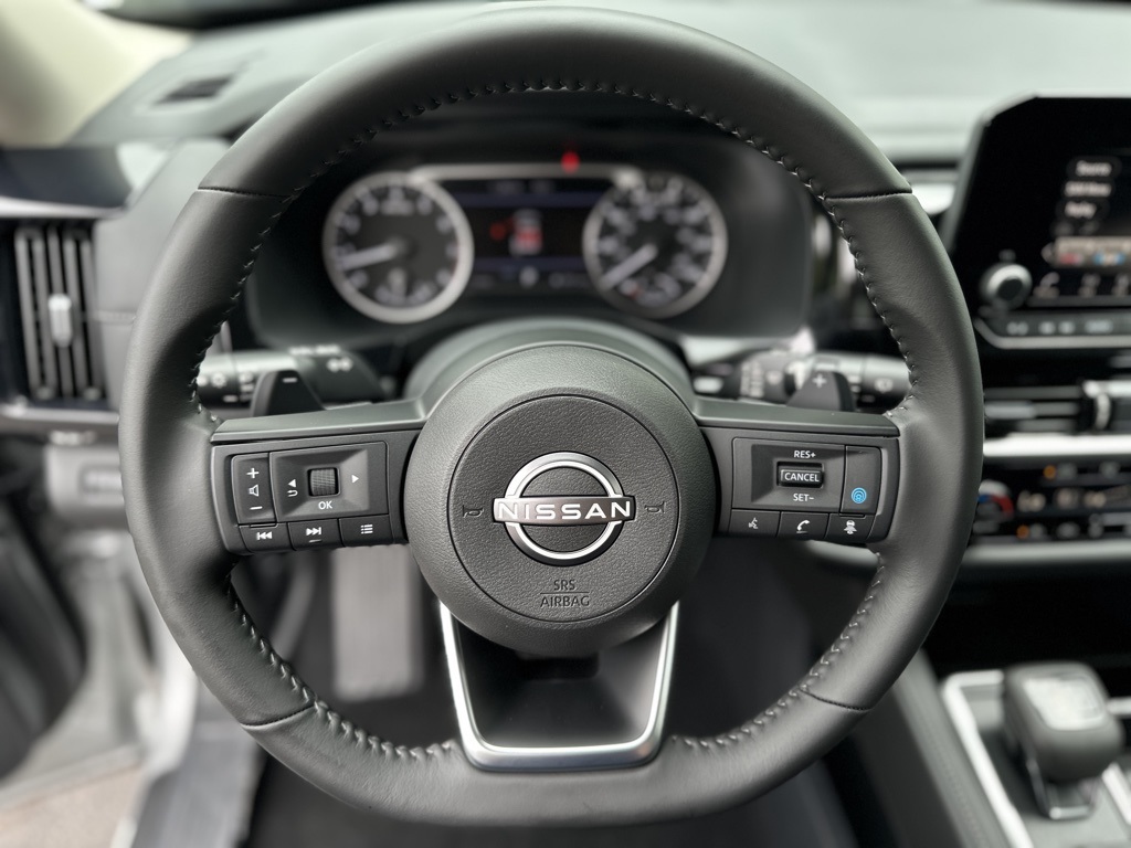 2025 Nissan Pathfinder SV photo 25