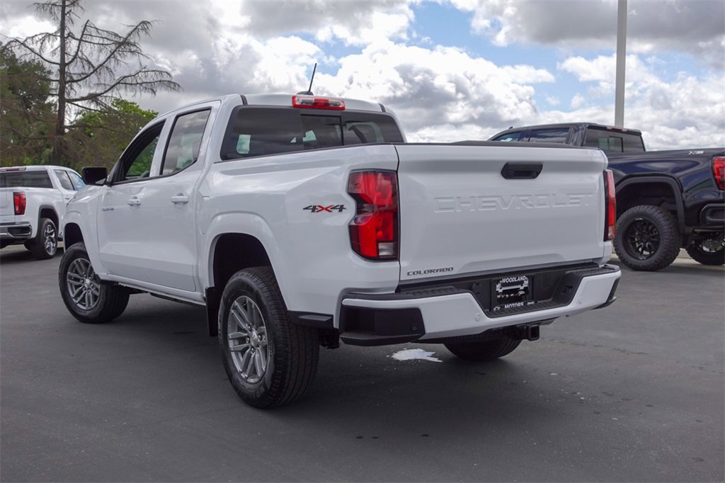 2025 Chevrolet Colorado Work Truck LT photo 7