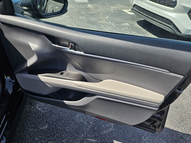 2023 Toyota Camry LE photo 17