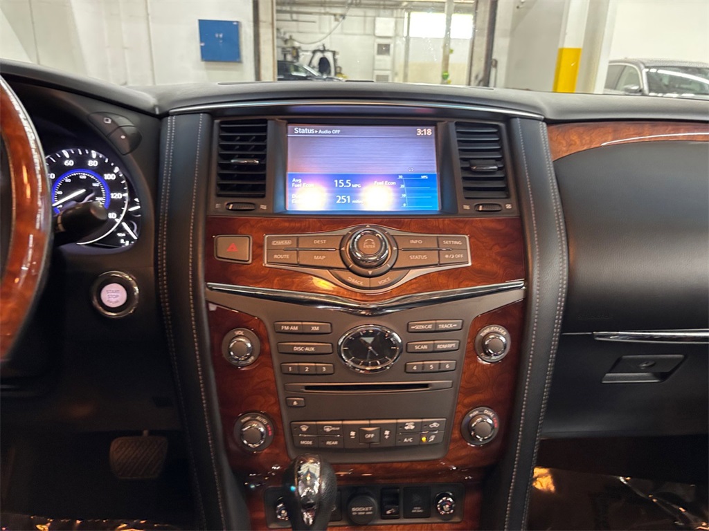 2016 Infiniti QX80 Base photo 18