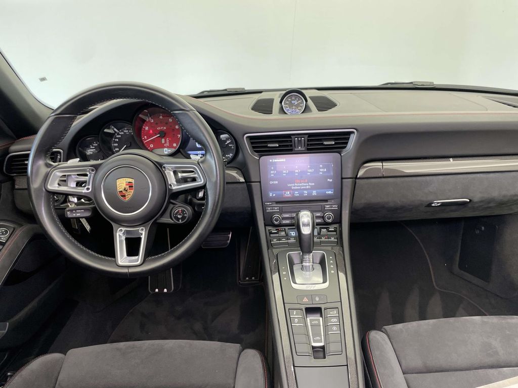 2017 Porsche 911 Targa 4 GTS photo 21