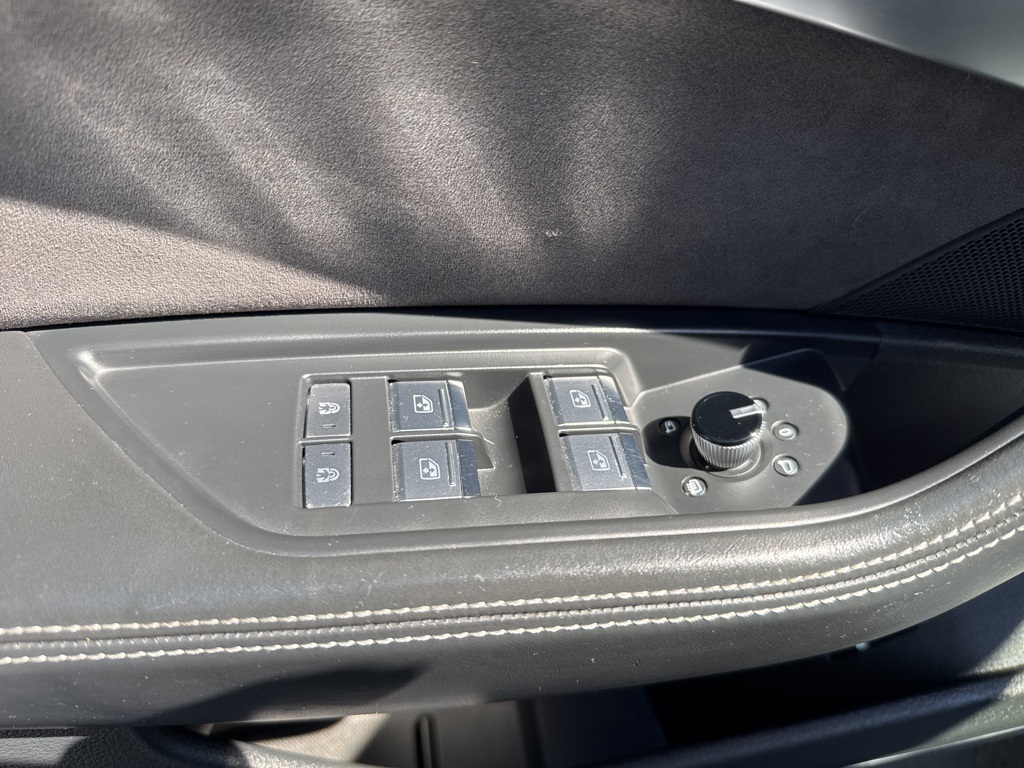 2019 Audi e-tron Premium Plus photo 12