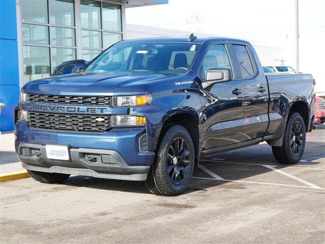 Used 2020 Chevrolet Silverado 1500 Custom with VIN 1GCRYBEH0LZ374344 for sale in Roseville, Minnesota