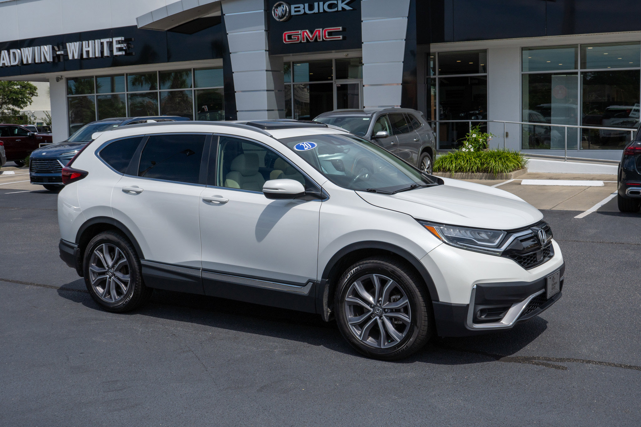 2020 Honda CR-V Touring's photo