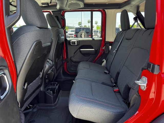 2025 Jeep Wrangler Rubicon photo 17