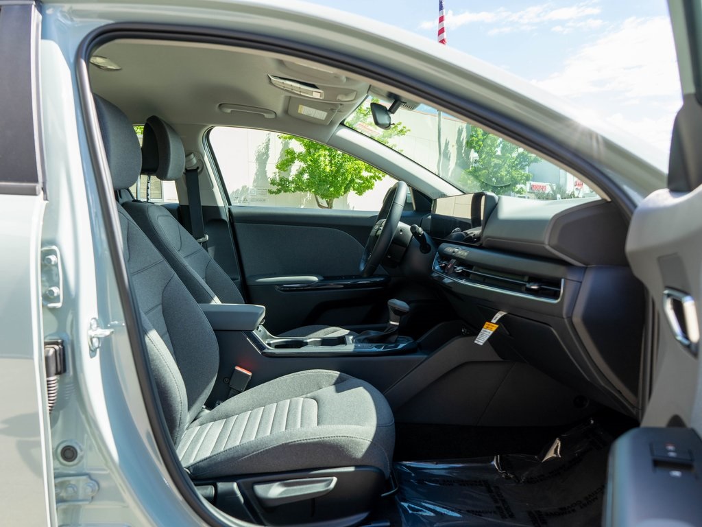 2025 Kia K4 EX photo 10