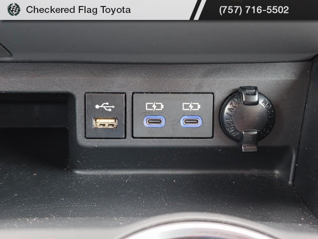 2022 Toyota Highlander XLE photo 16
