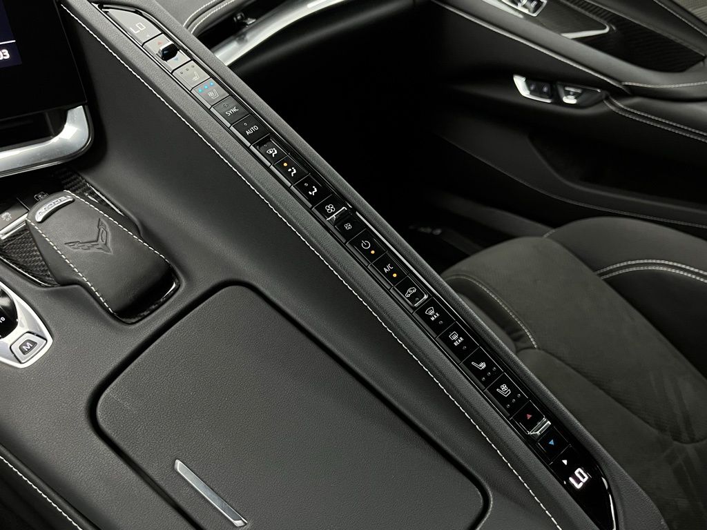 2020 Chevrolet Corvette Stingray 2LT photo 33
