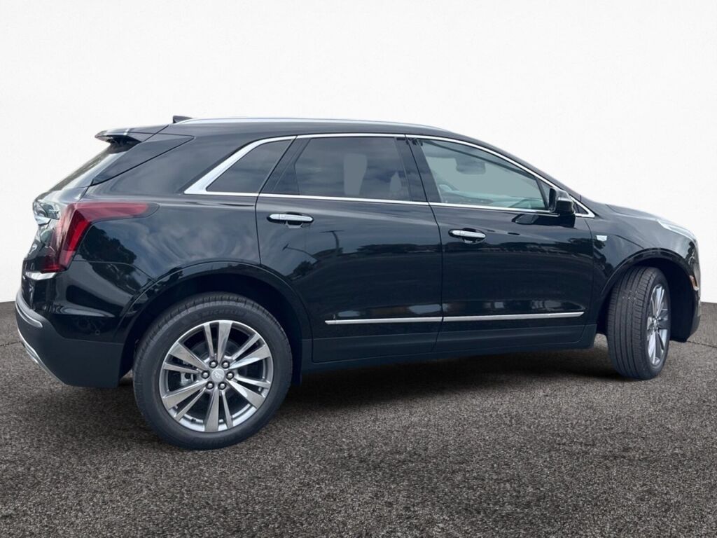 2025 Cadillac XT5 Premium Luxury photo 3