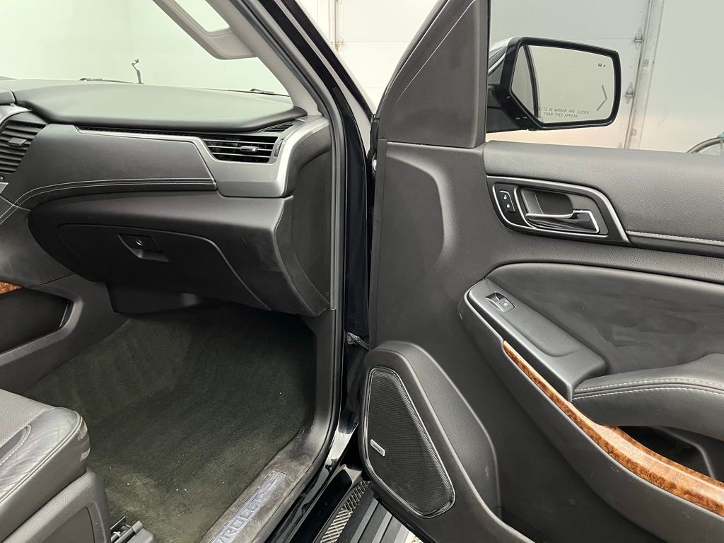2016 Chevrolet Tahoe LTZ photo 32