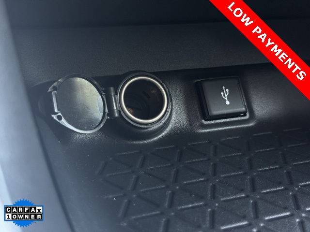 2022 Toyota RAV4 LE photo 10
