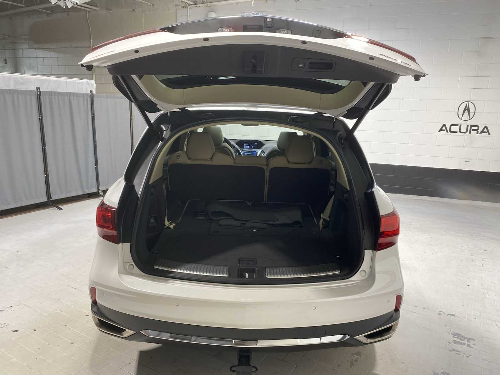 2020 Acura MDX Technology SH-AWD photo 18