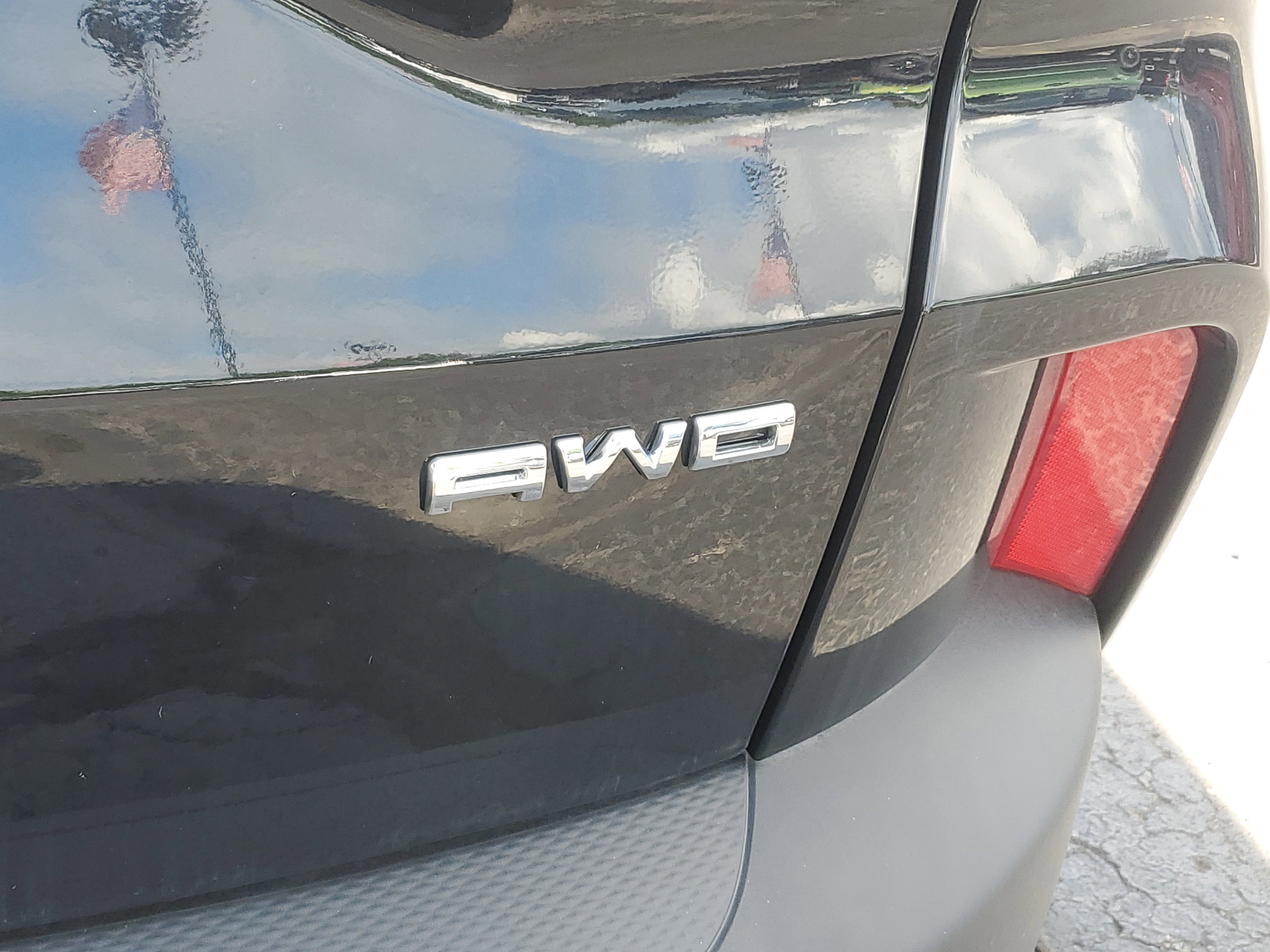 2025 Ford Escape ST-Line photo 2