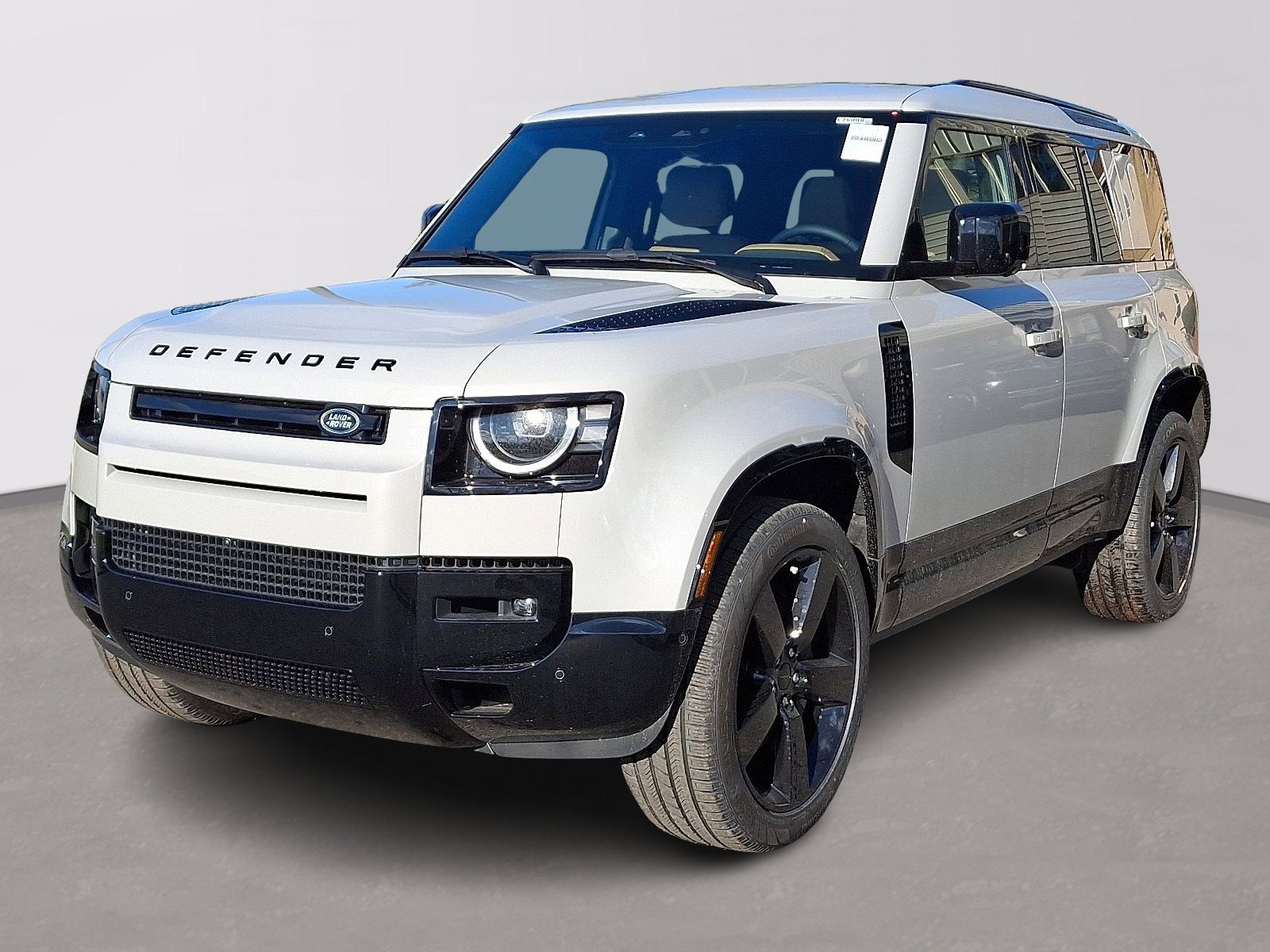 2026 Land Rover Defender X-Dynamic SE's photo