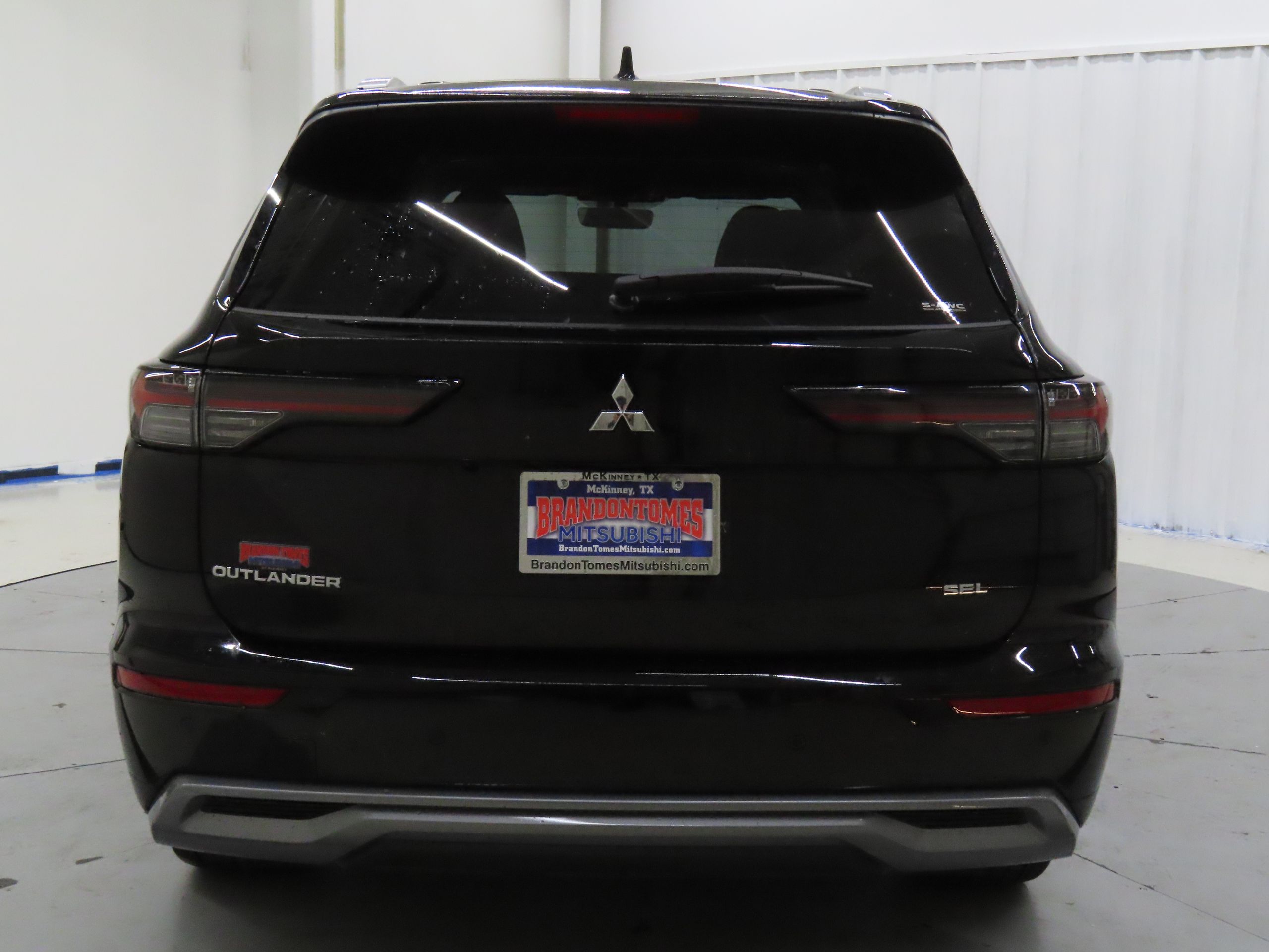 2025 Mitsubishi Outlander SEL photo 4