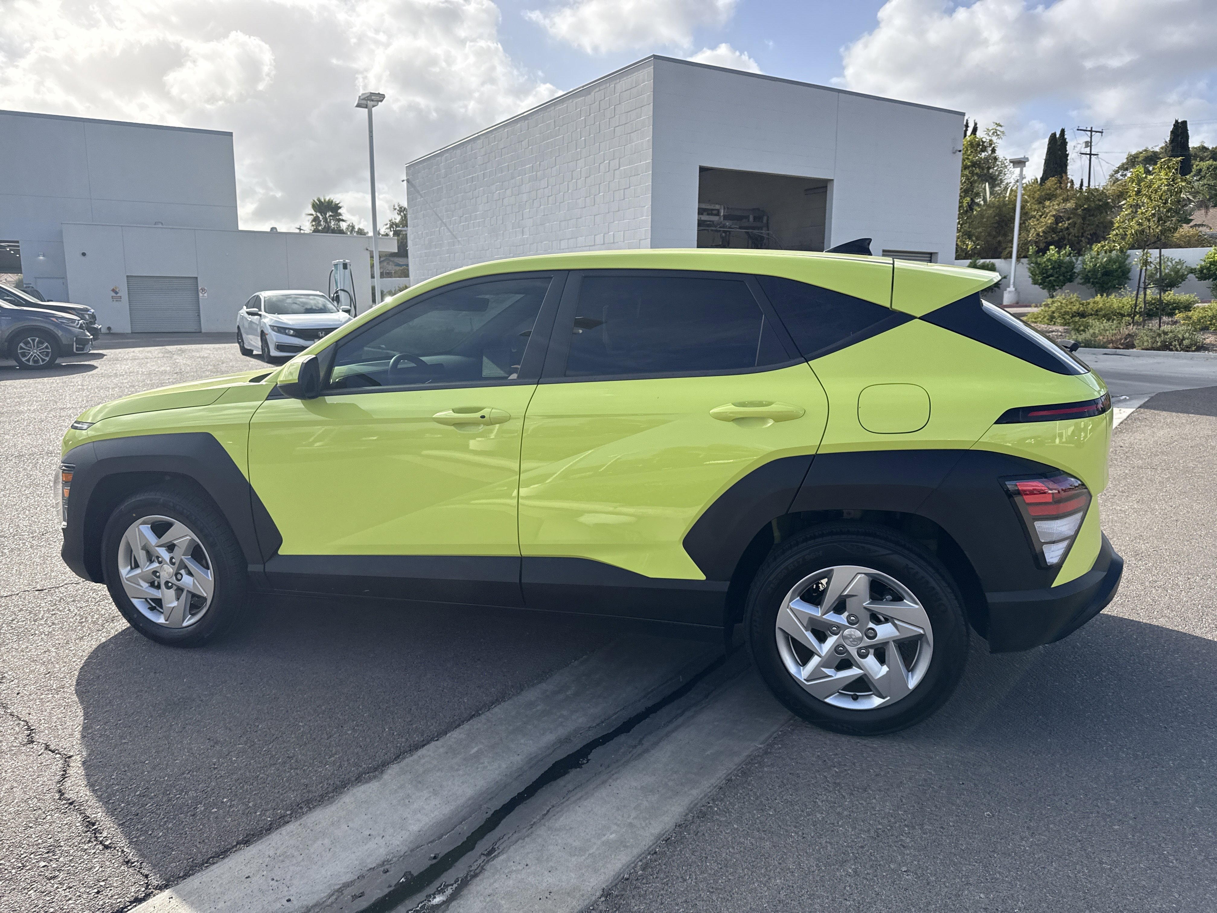 Used 2024 Hyundai Kona SE with VIN KM8HA3AB5RU046443 for sale in Vista, CA