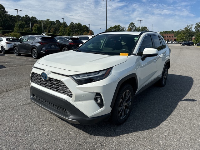 2022 Toyota RAV4 Limited photo 4