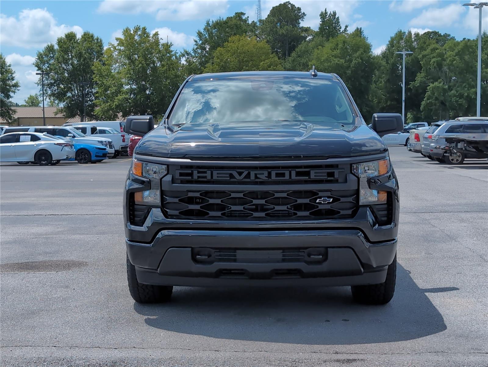2025 Chevrolet Silverado 1500 Custom photo 8