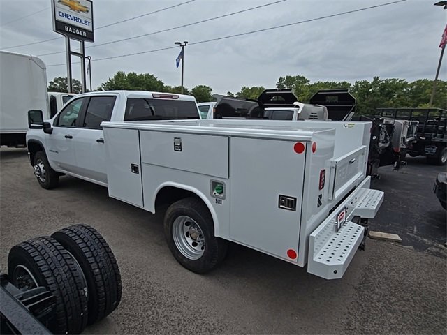 2025 Chevrolet Silverado 3500HD Work Truck photo 3