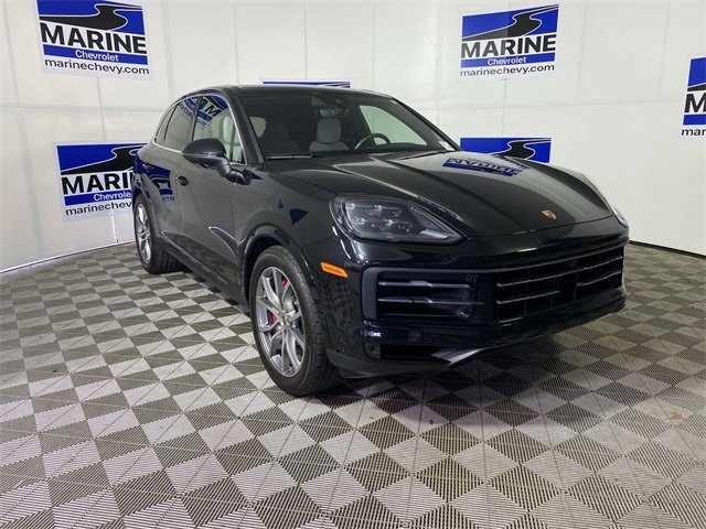 2024 Porsche Cayenne S's photo