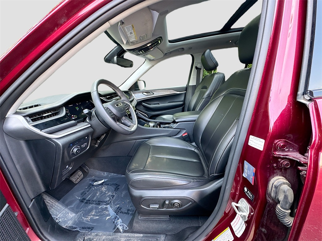 2023 Jeep Cherokee Base photo 21