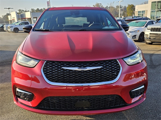 2026 Chrysler Pacifica photo 2